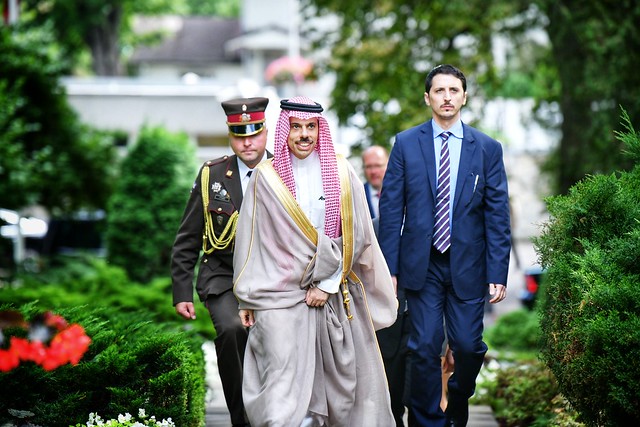 20.08.2020. Valsts prezidents Egils Levits tiekas ar Saūda Arābijas Karalistes ārlietu ministru Viņa Augstību princi Faisalu bin Farhānu Āl Saūdu (H.H. Prince Faisal bin Farhan Al Saud)