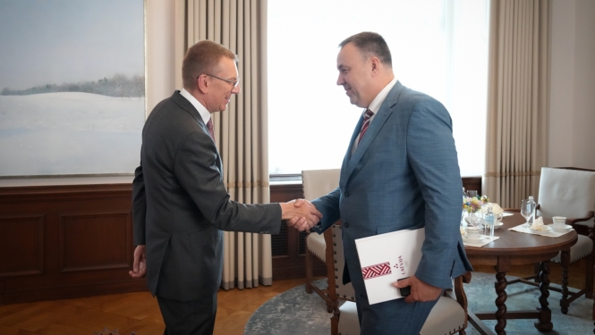 Valsts prezidenta Edgara Rinkēviča tikšanās ar Latvijas Olimpiskās komitejas prezidentu Raimondu Lazdiņu