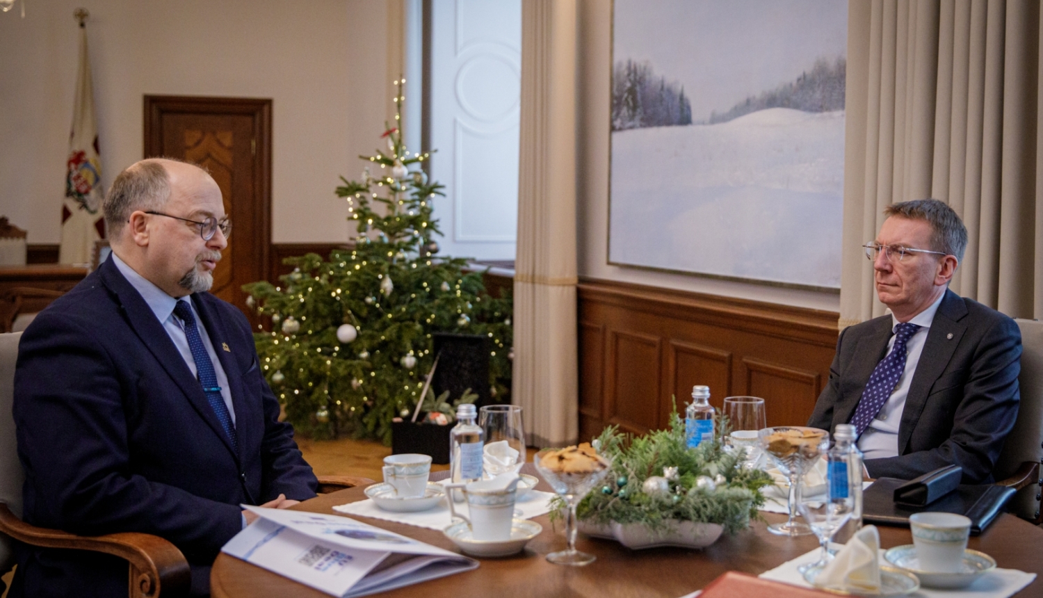 19.12.2023. Valsts prezidenta Edgara Rinkēviča tikšanās ar Latvijas Brīvo arodbiedrību savienības priekšsēdētāju Egilu Baldzēnu.