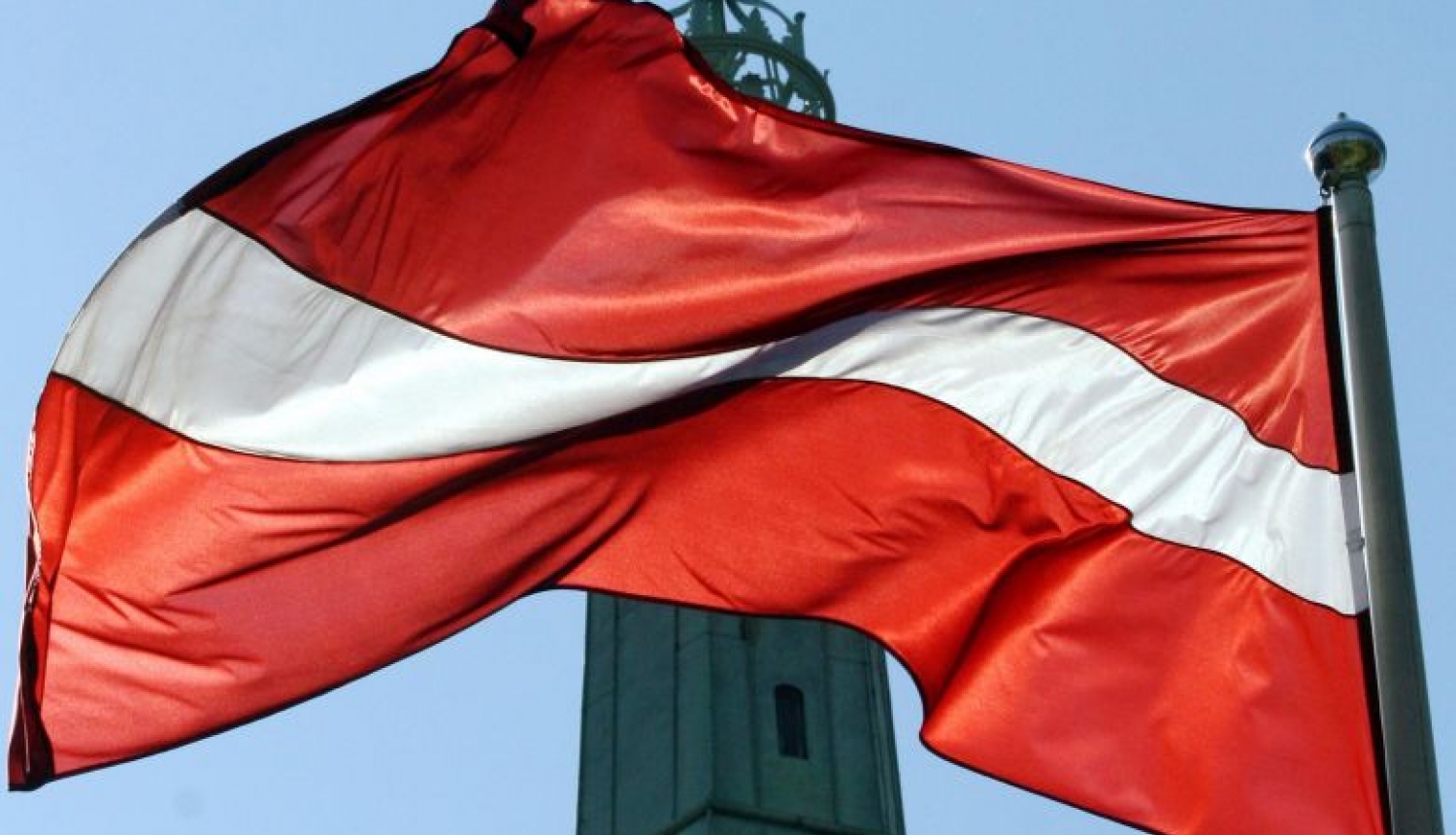 Valsts prezidenta Raimonda Vējoņa apsveikums konstitucionālā likuma “Par Latvijas Republikas valstisko statusu” pieņemšanas 27. gadadienā