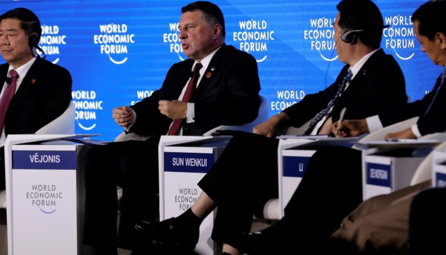 Valsts prezidents Raimonds Vējonis Pasaules ekonomikas foruma reģionālajā sanāksmē Ķīnā uzsver Latvijas kā loģistikas izcilības centra nozīmi Jaunajā Zīda ceļā