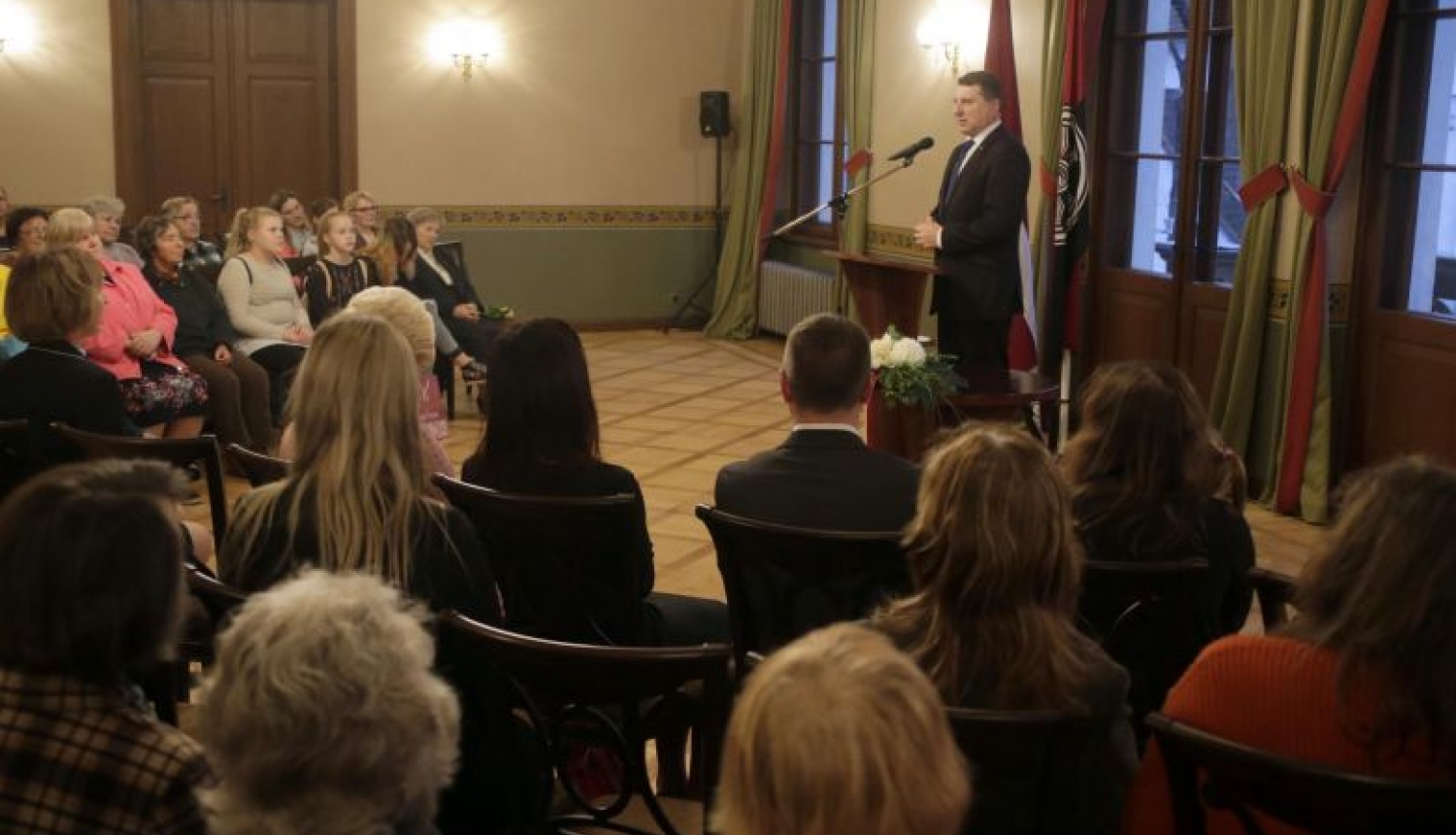 Valsts prezidents Kuldīgā: pašvaldību ieguldījums eksakto mācību priekšmetu apguvē ir ilgtermiņa investīcijas ražošanas attīstībai Latvijā