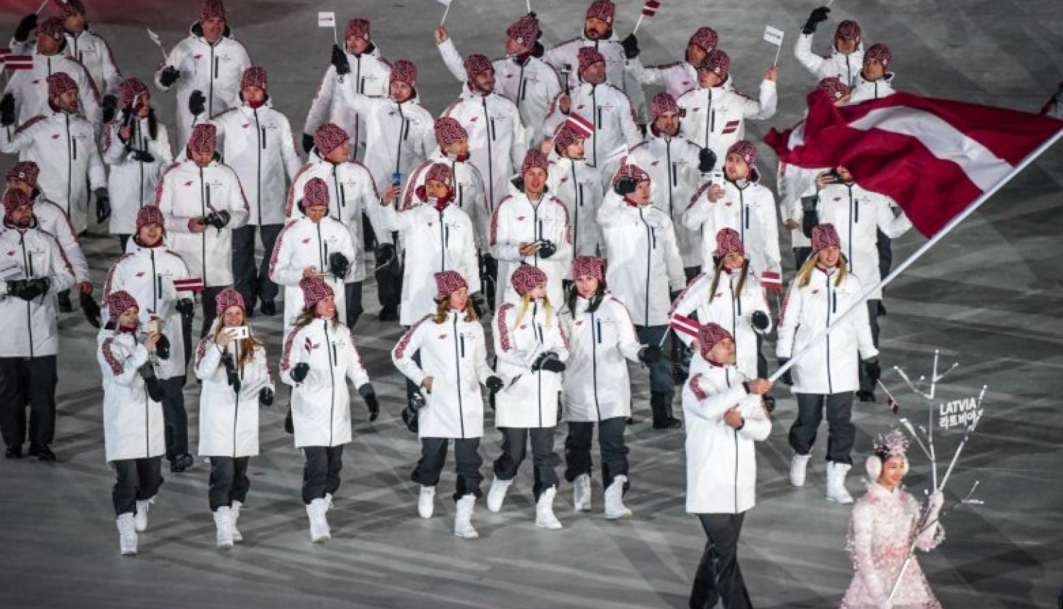 Valsts prezidents piedalās XXIII Ziemas olimpisko spēļu atklāšanā Phjončhanā