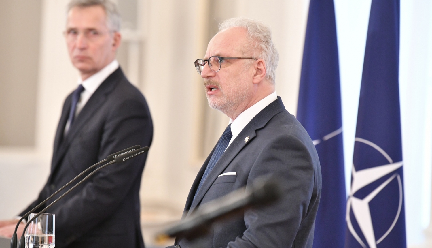 Valsts prezidents Egils Levits un NATO ģenerālsekretārs Jens Stoltenbergs