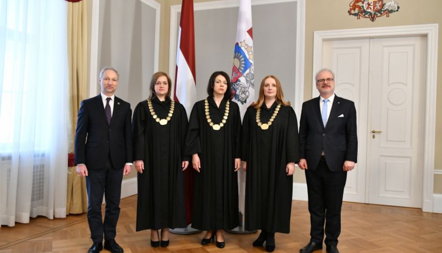Valsts prezidentam tiesneša zvērestu dod tiesneses Līga Ašitoka, Edīte Turkopule un Silvija Kuškina Valsts prezidentam tiesneša zvērestu dod tiesneses Līga Ašitoka, Edīte Turkopule un Silvija Kuškina